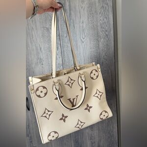 Louis Vuitton Bicolor OnTheGo MM Bag